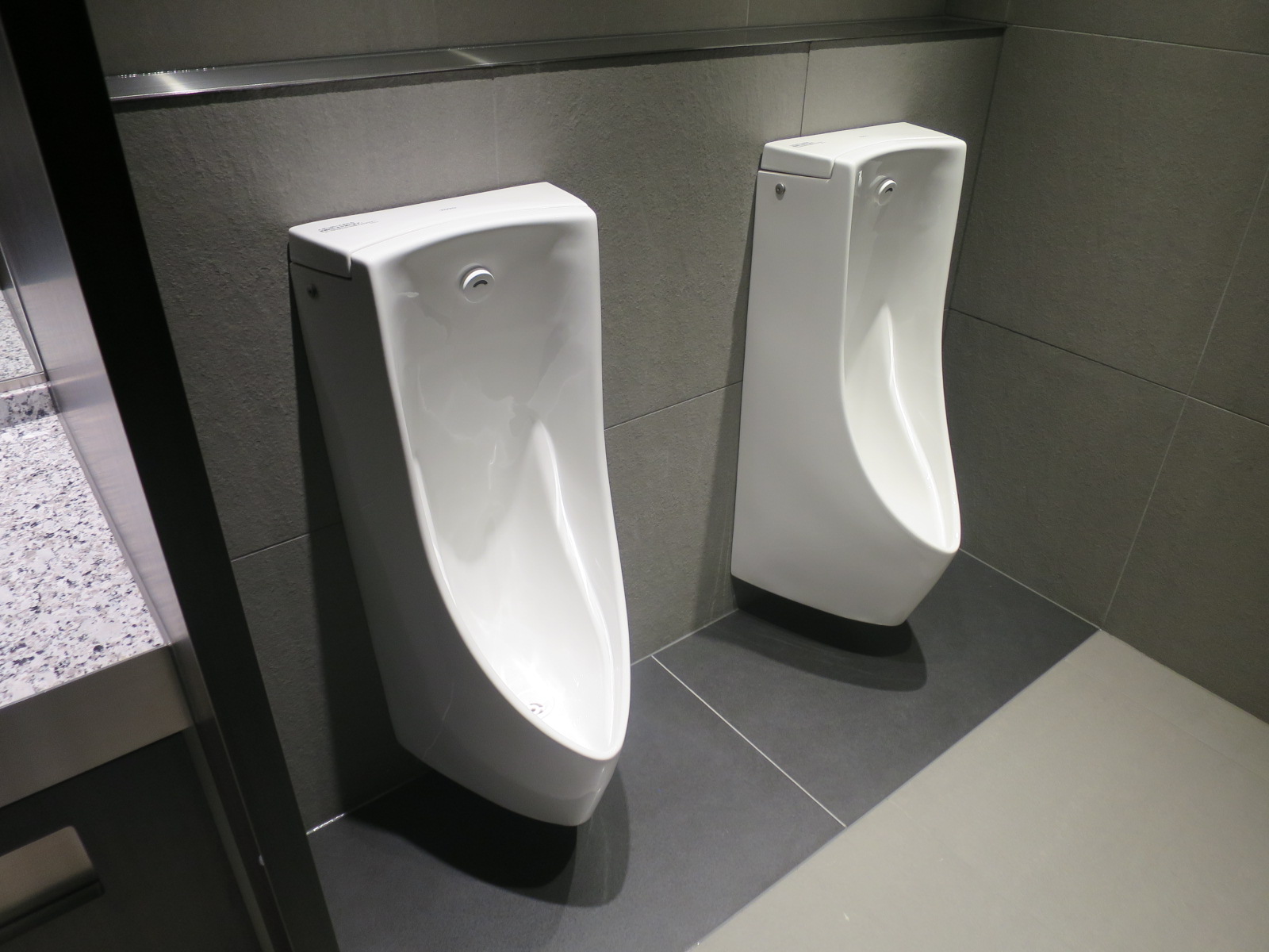 男性用トイレ