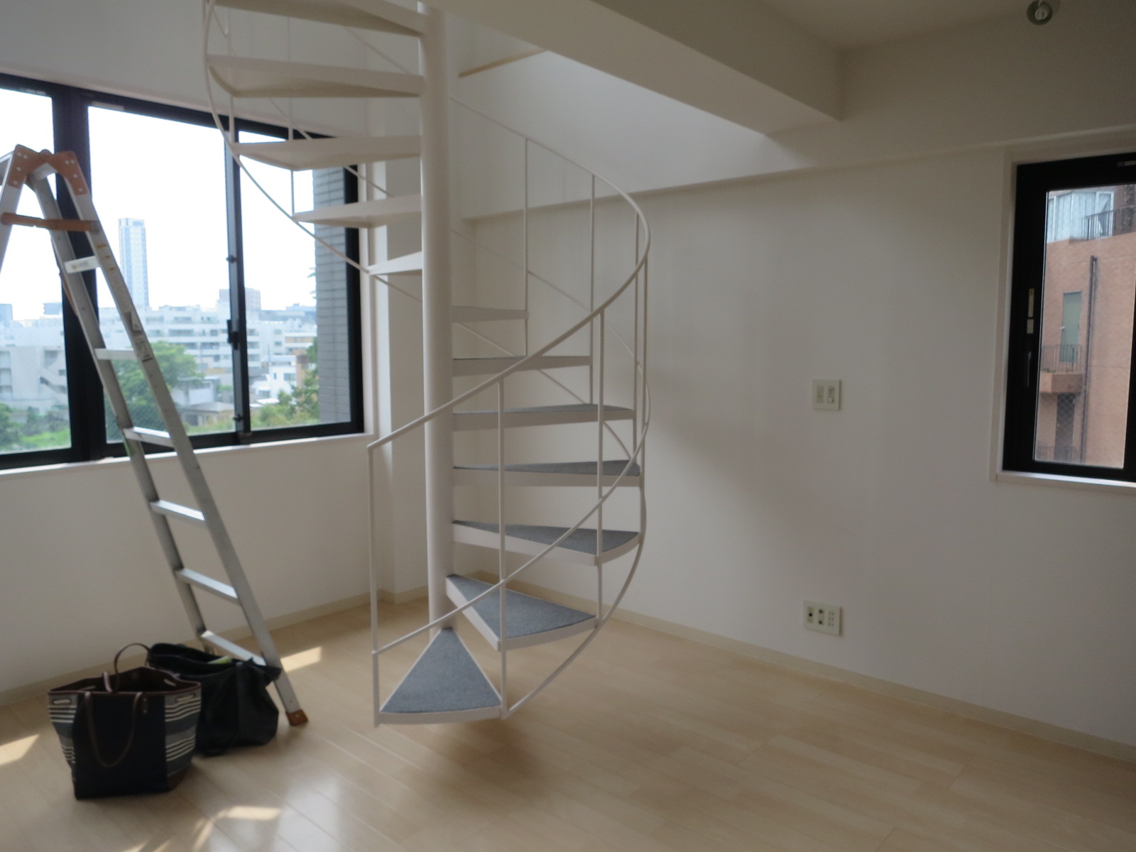 オフィス室内参考画像（4階）