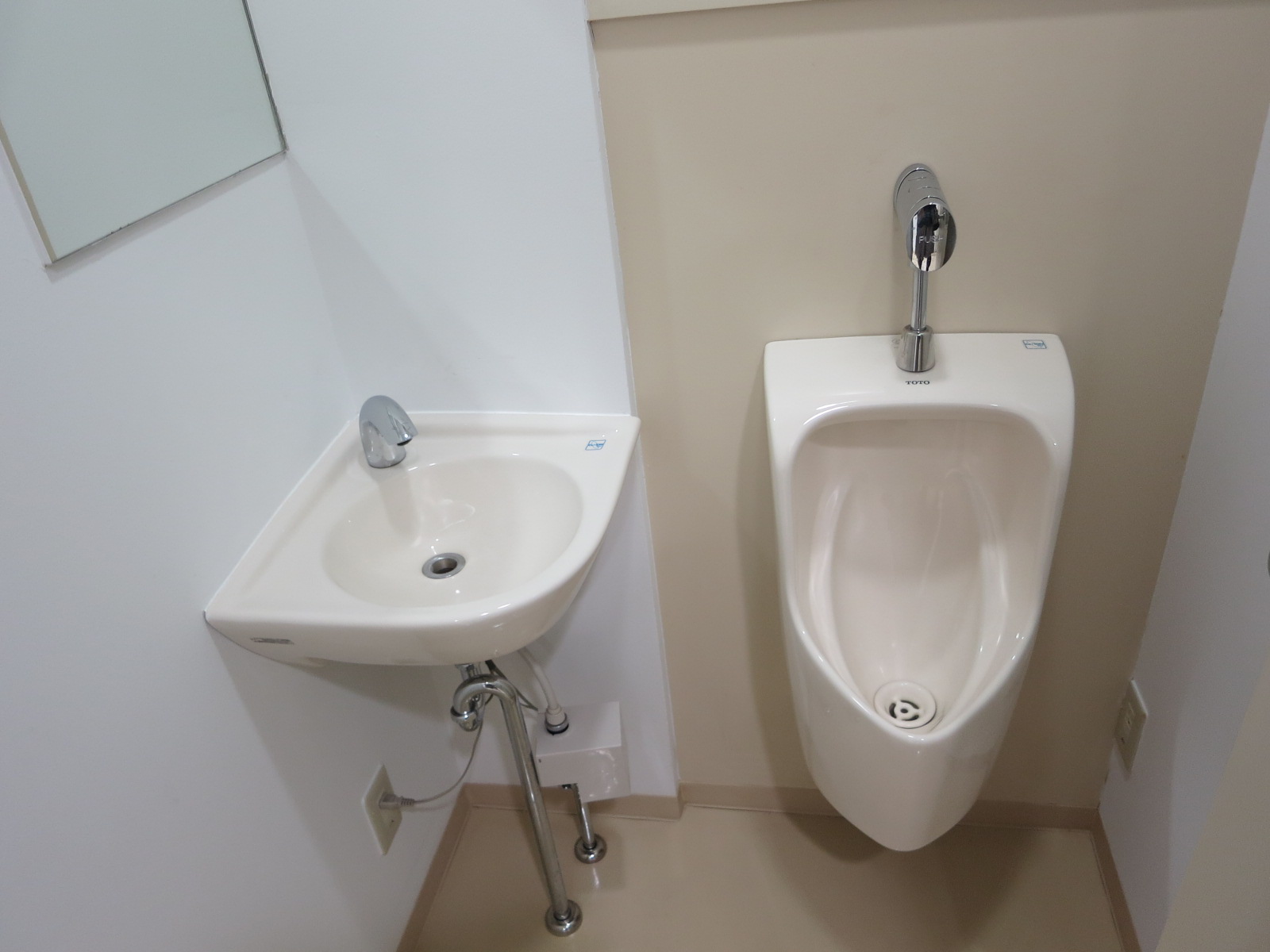 男性用トイレ