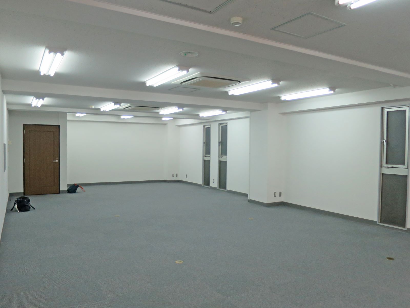 オフィス室内参考画像