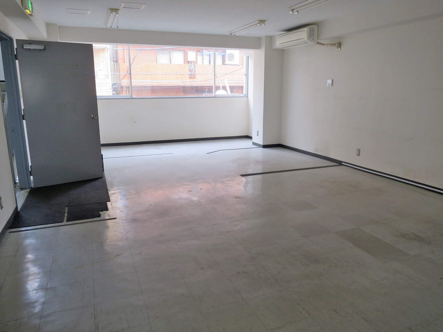 オフィス室内参考画像