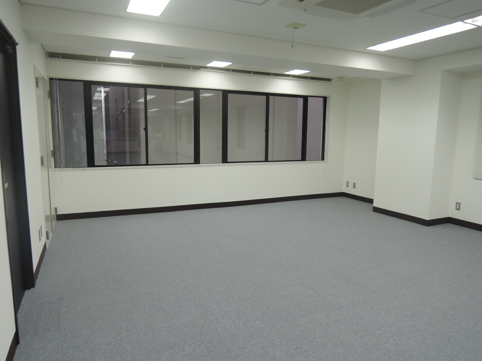 オフィス室内参考画像(4階)