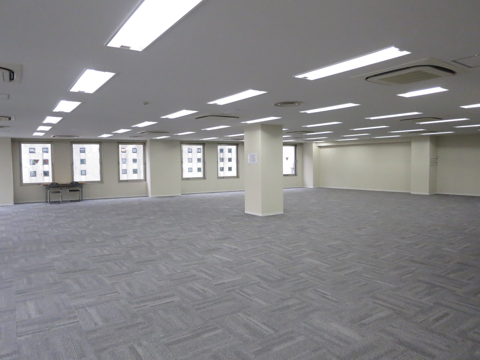 オフィス室内参考画像(6階・約99坪)
