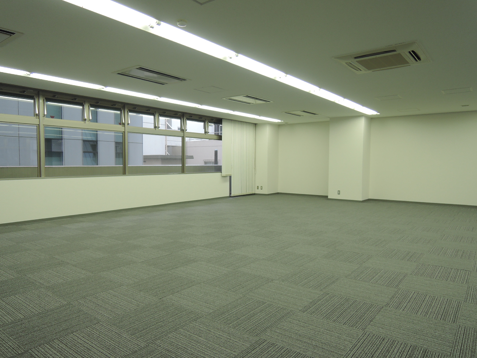 オフィス室内参考画像(4階)