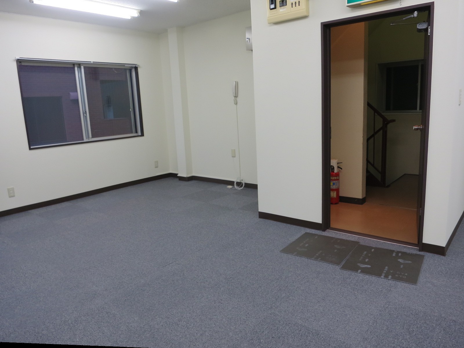 貸室出入口
