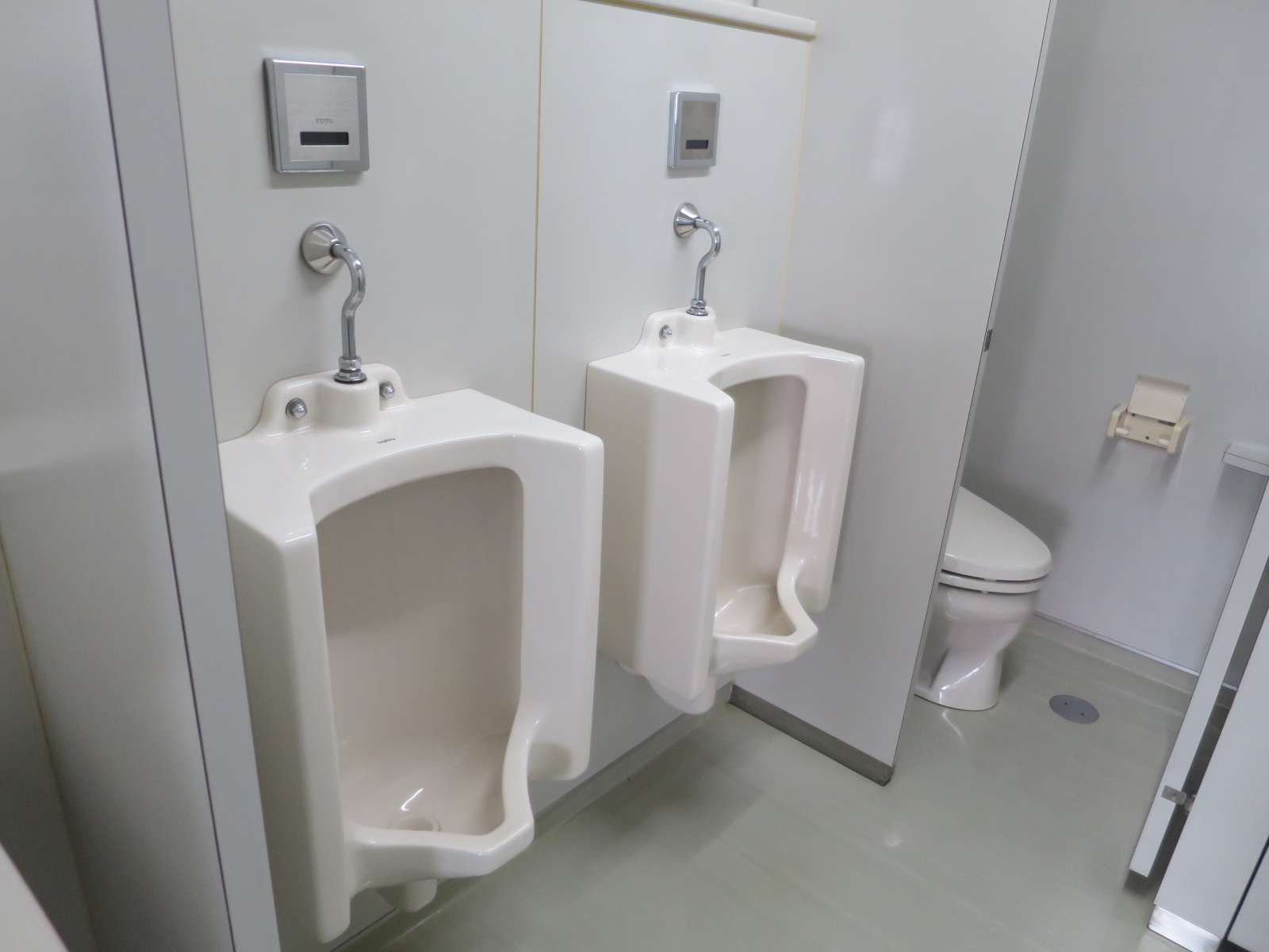 男性用トイレ
