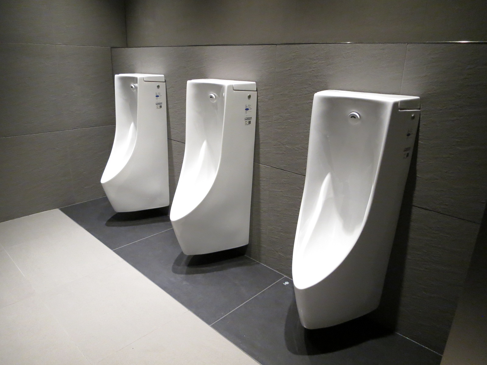 男性用トイレ