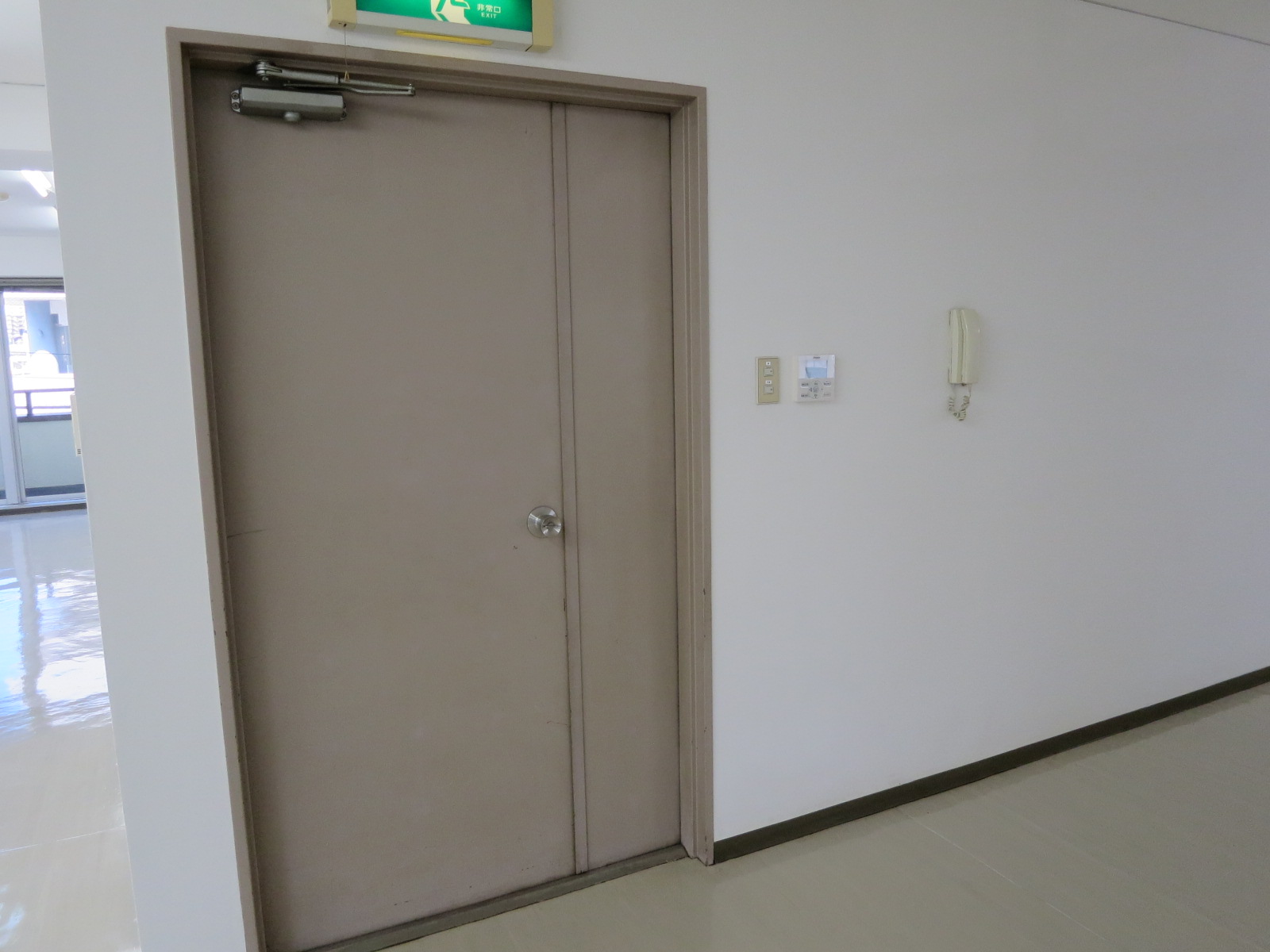 貸室出入口