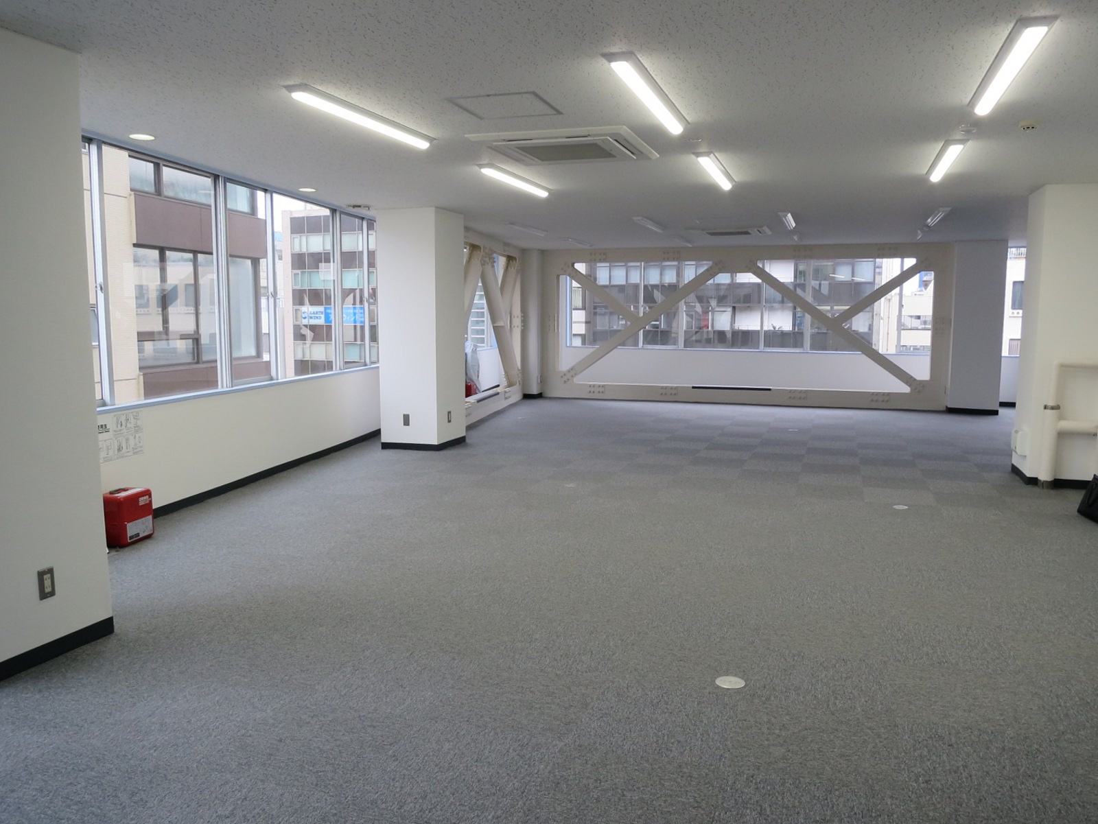 オフィス室内参考画像