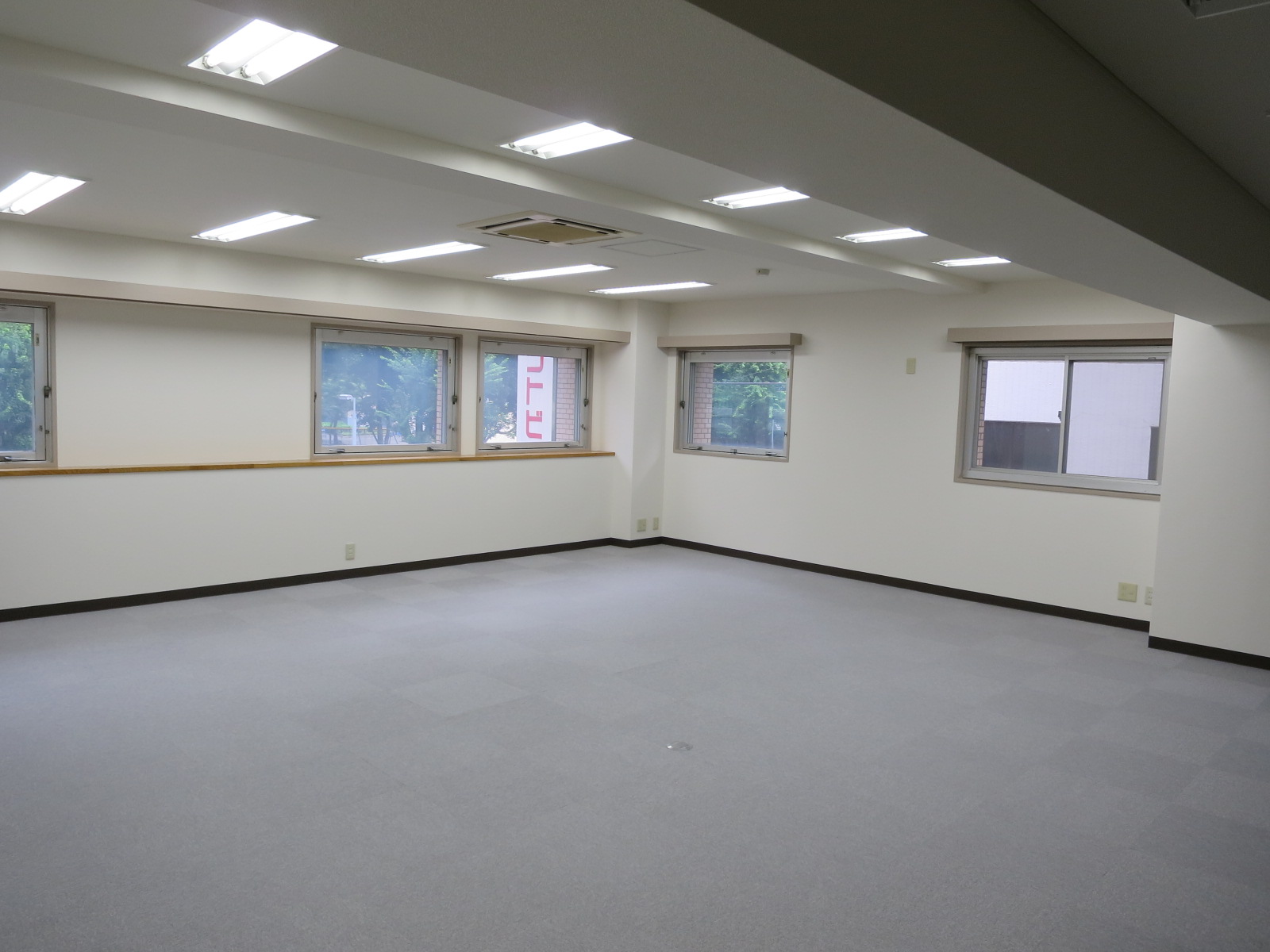 オフィス室内参考画像(※2階・約52坪)