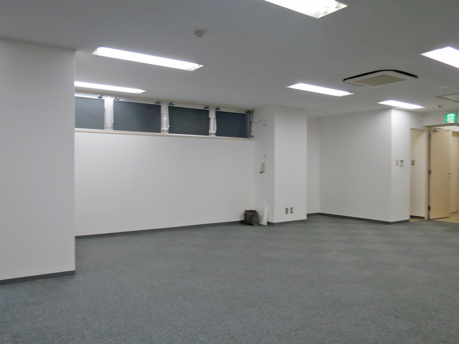 別角度からの様子