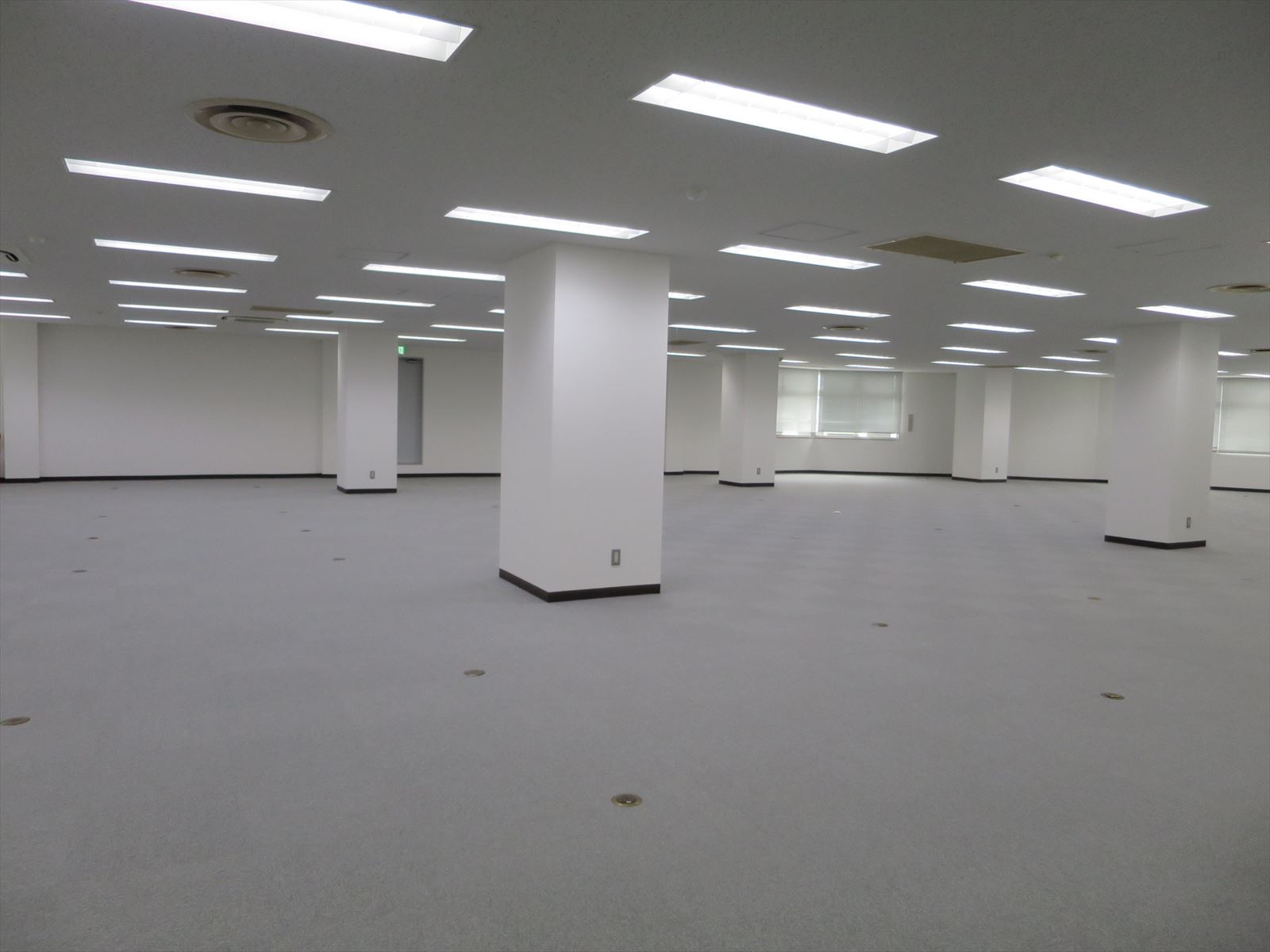 オフィス室内参考画像