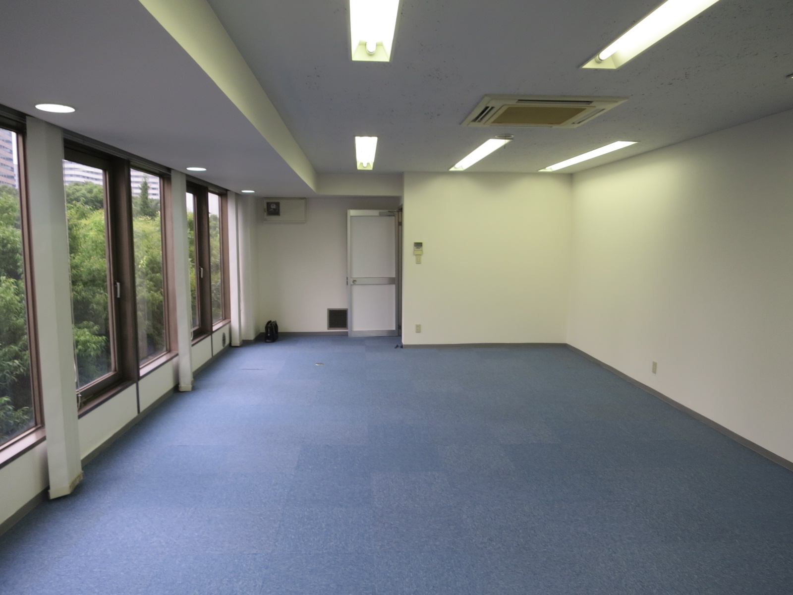 オフィス室内参考画像