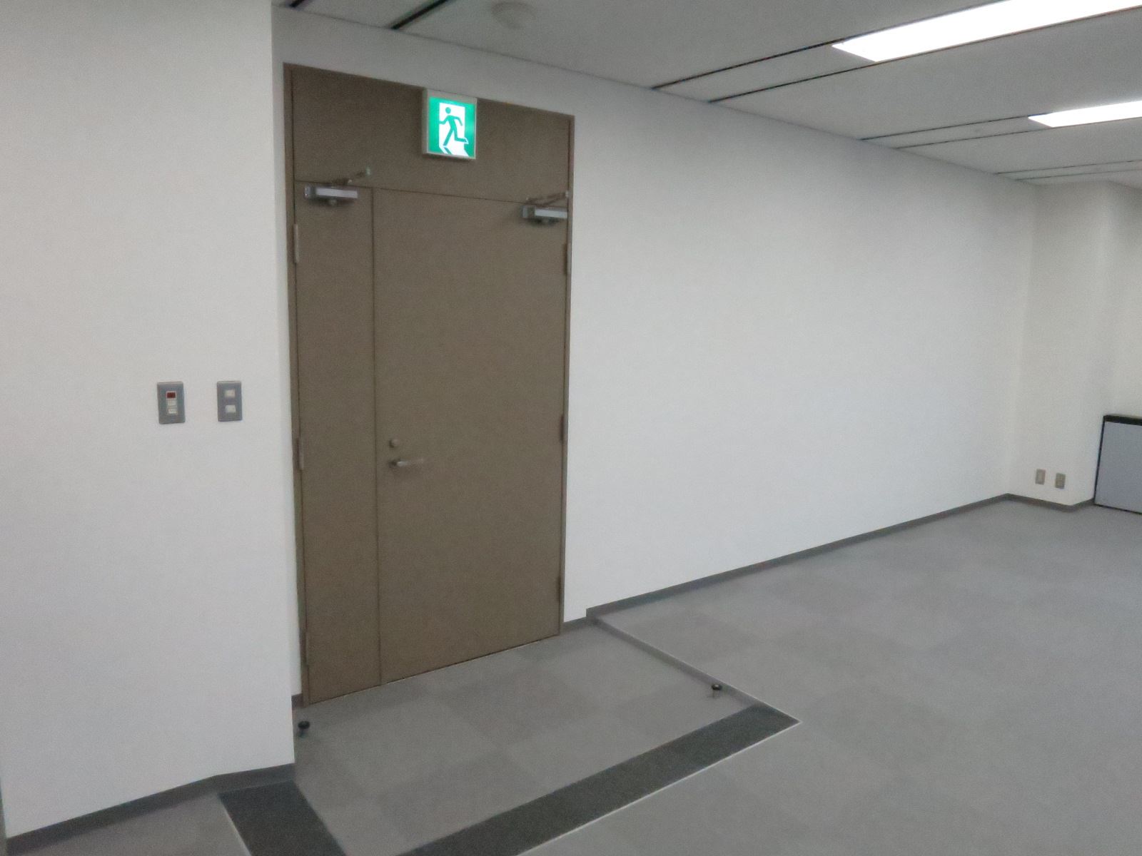貸室出入口