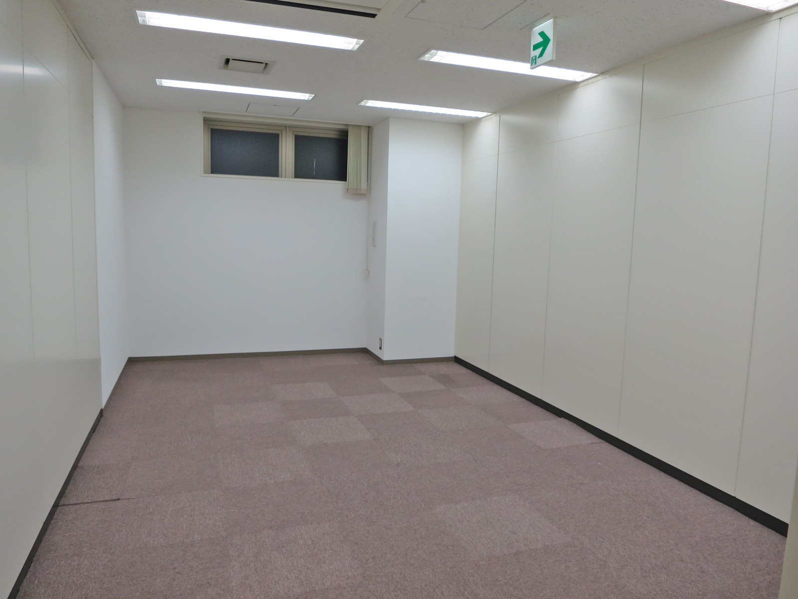 別角度からの様子