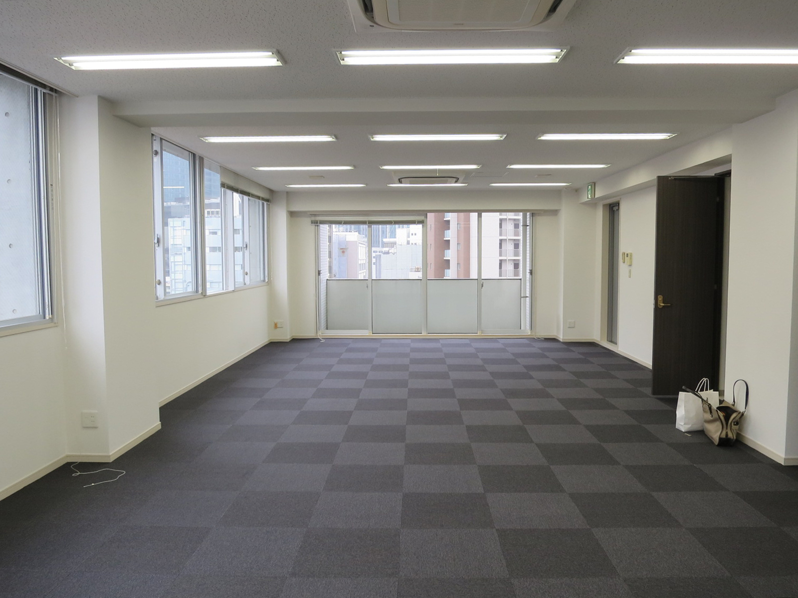 別角度からの様子