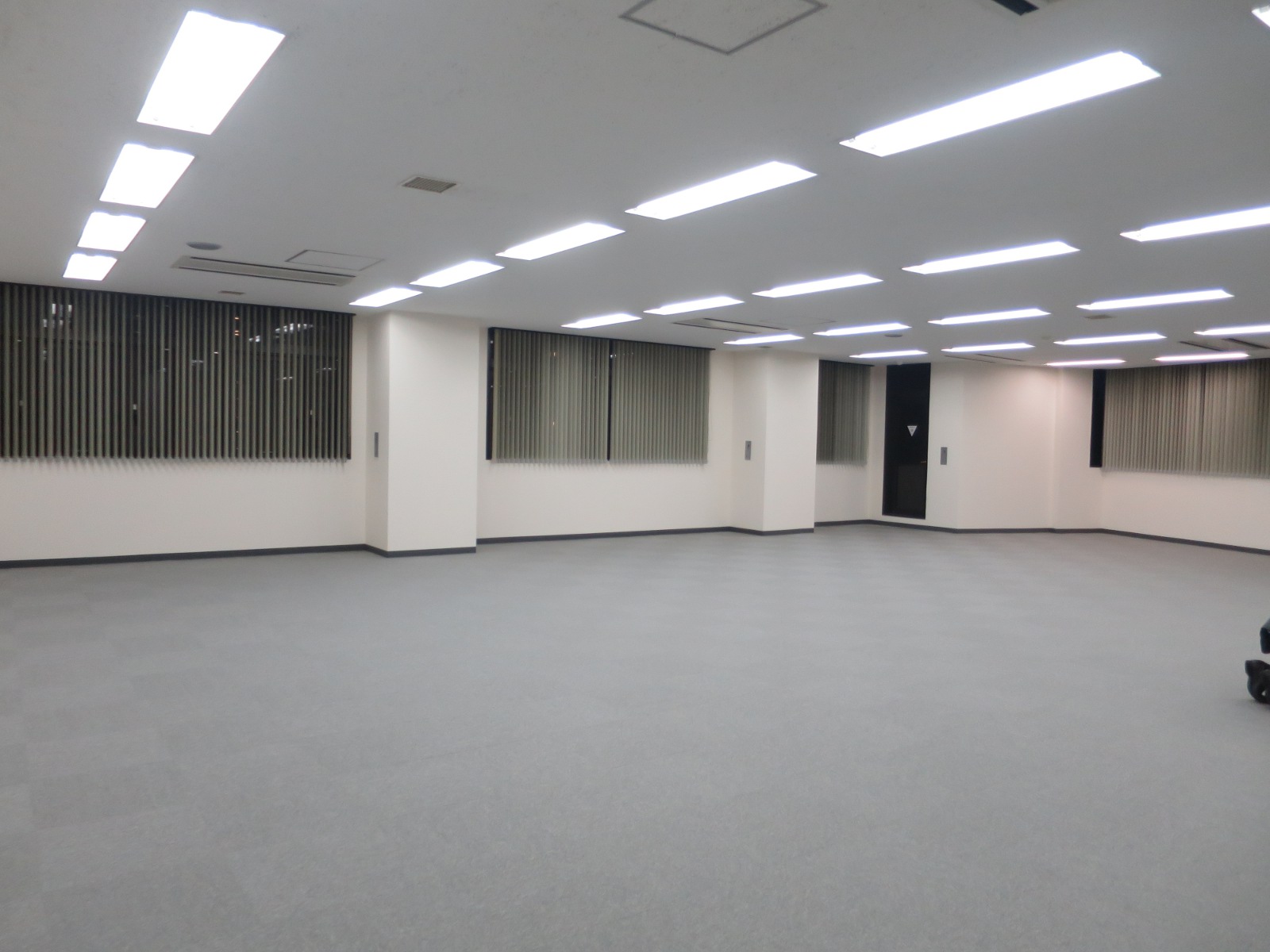 オフィス室内参考画像