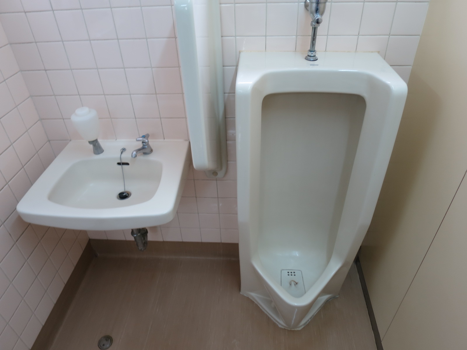 男性用トイレ