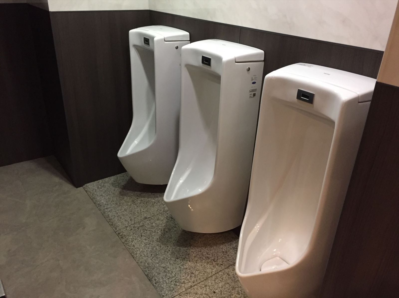男性用トイレ