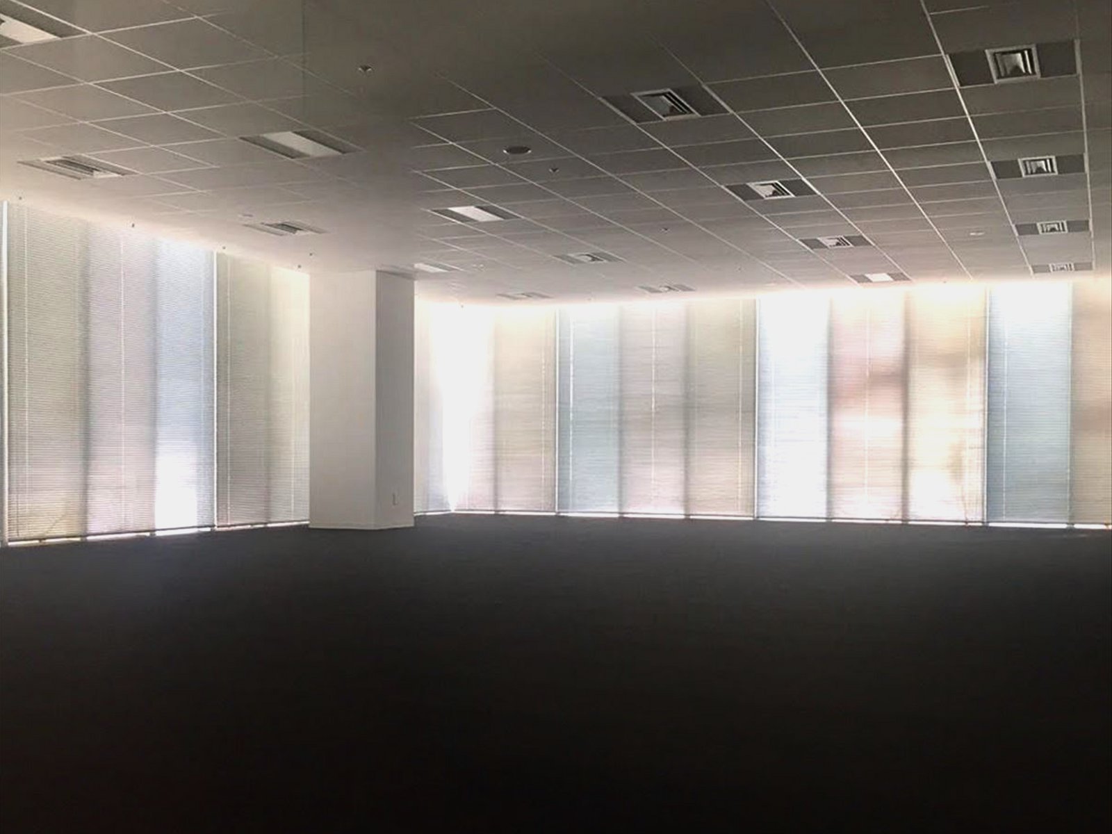 オフィス室内参考画像