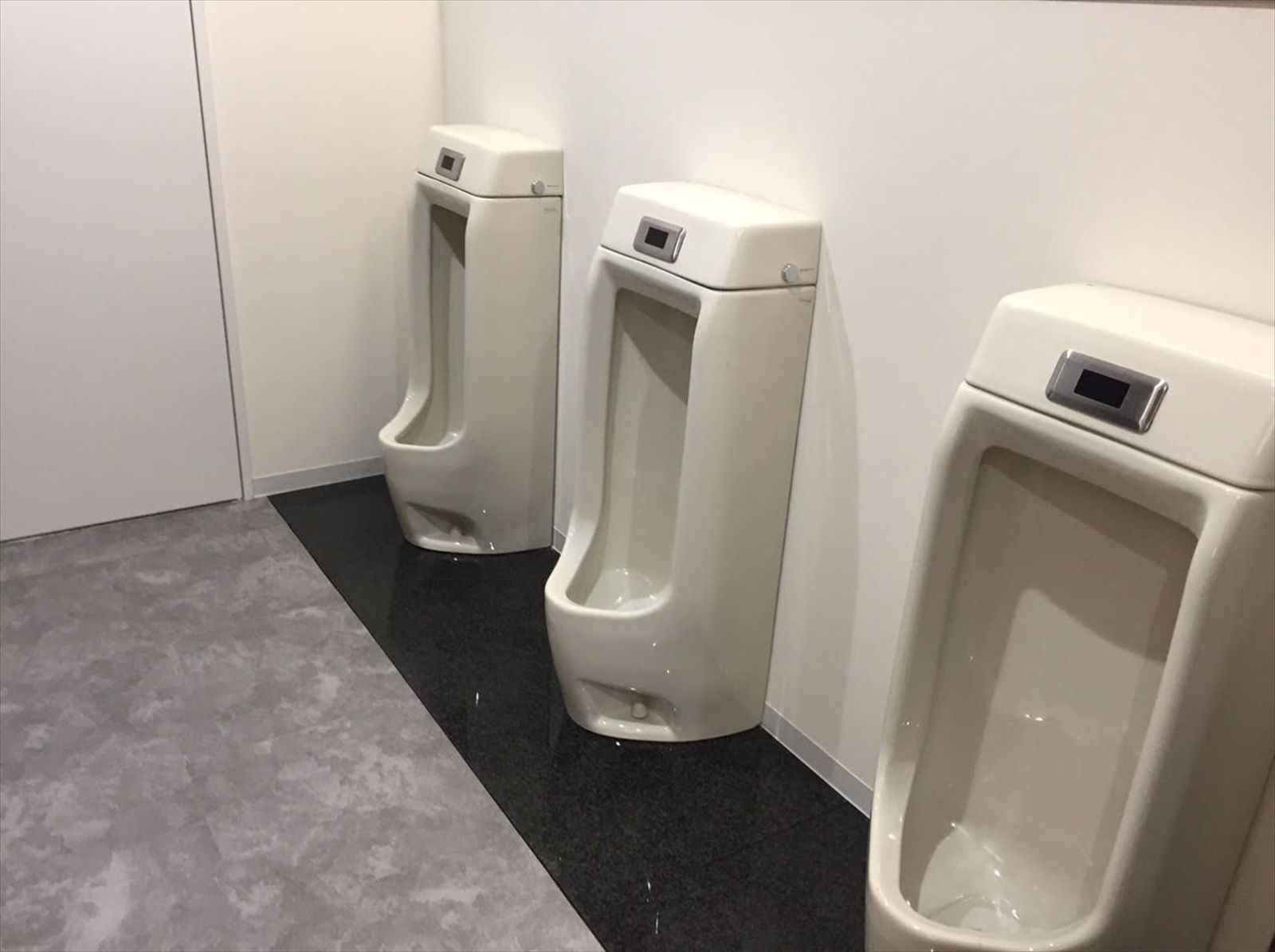 男性用トイレ