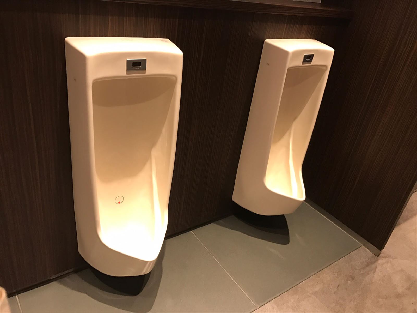 男性用トイレ