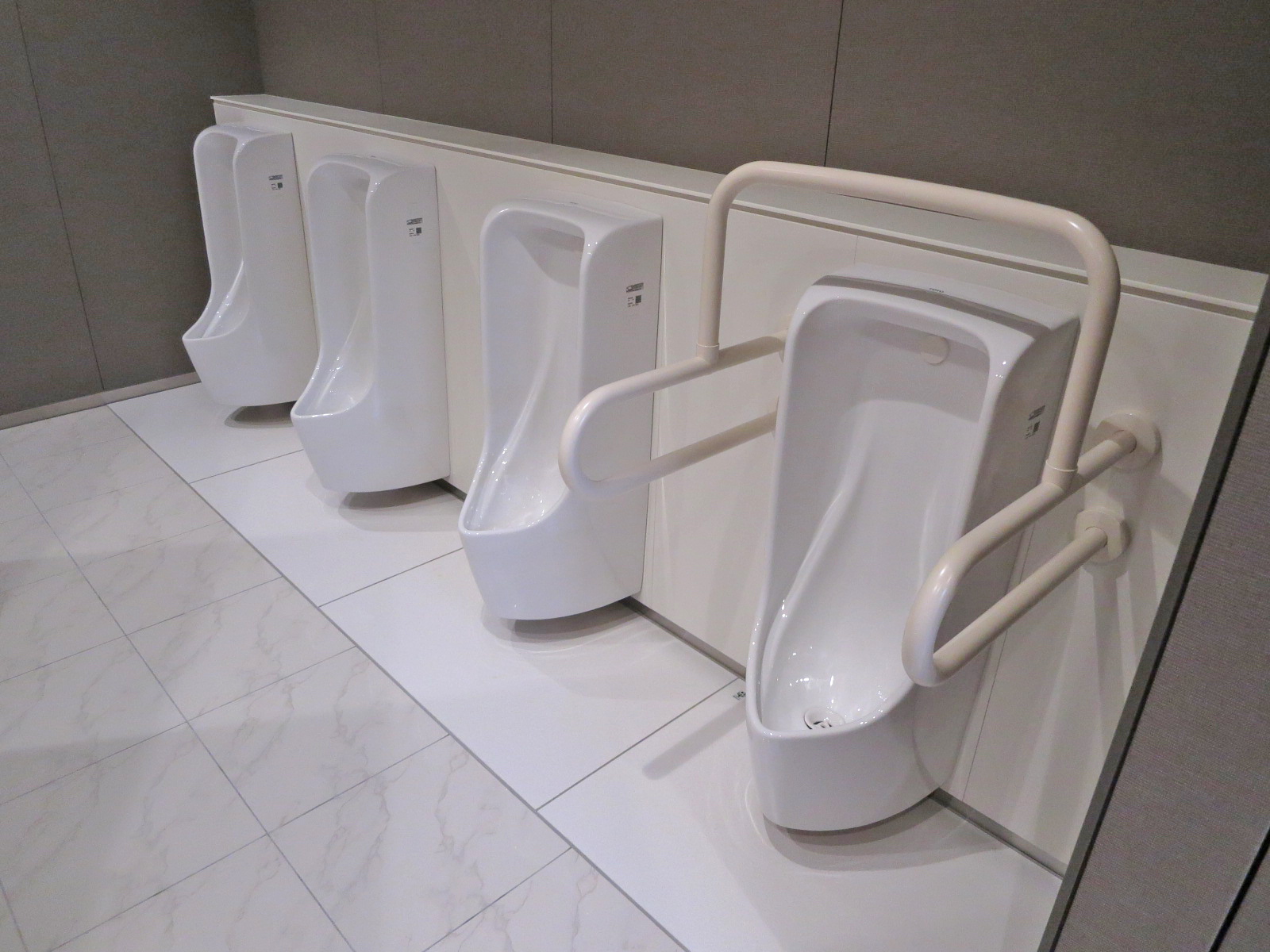 男性用トイレ