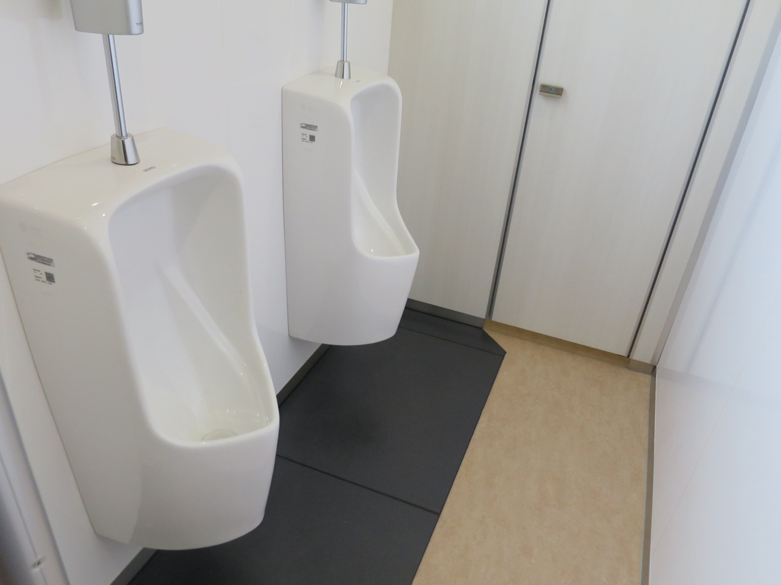 男性用トイレ