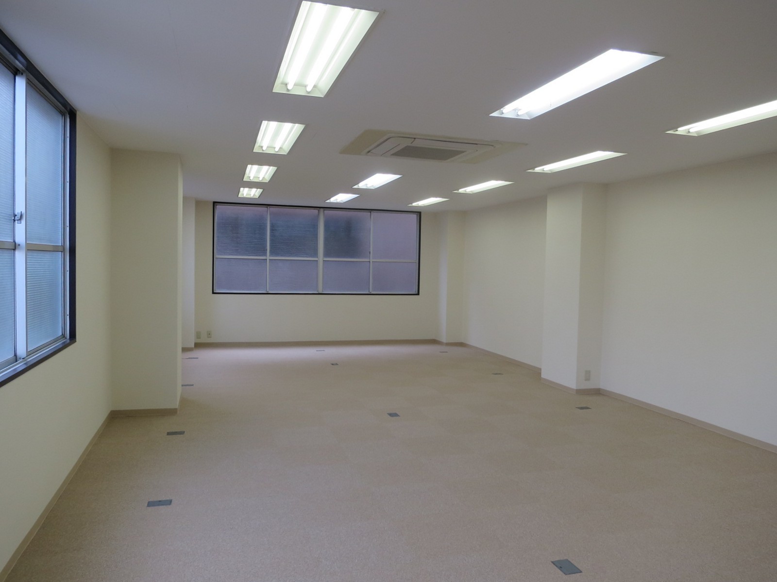 オフィス室内参考画像(※2階)