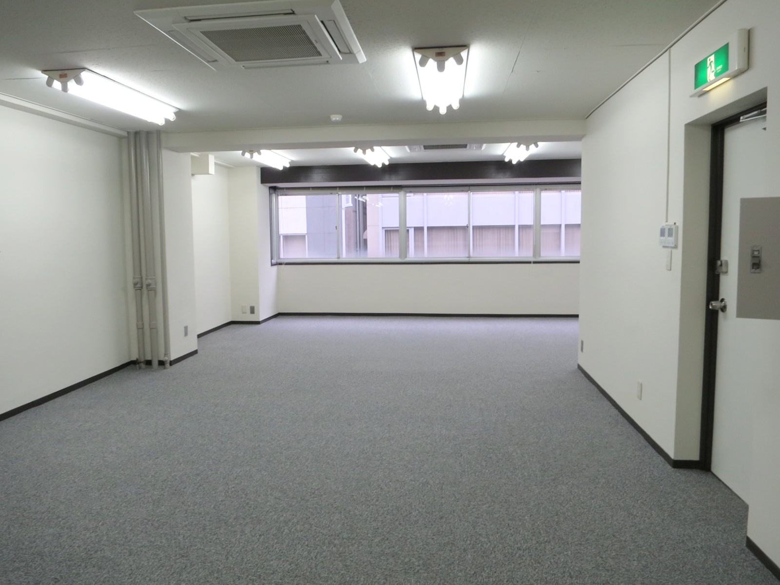 オフィス室内参考画像