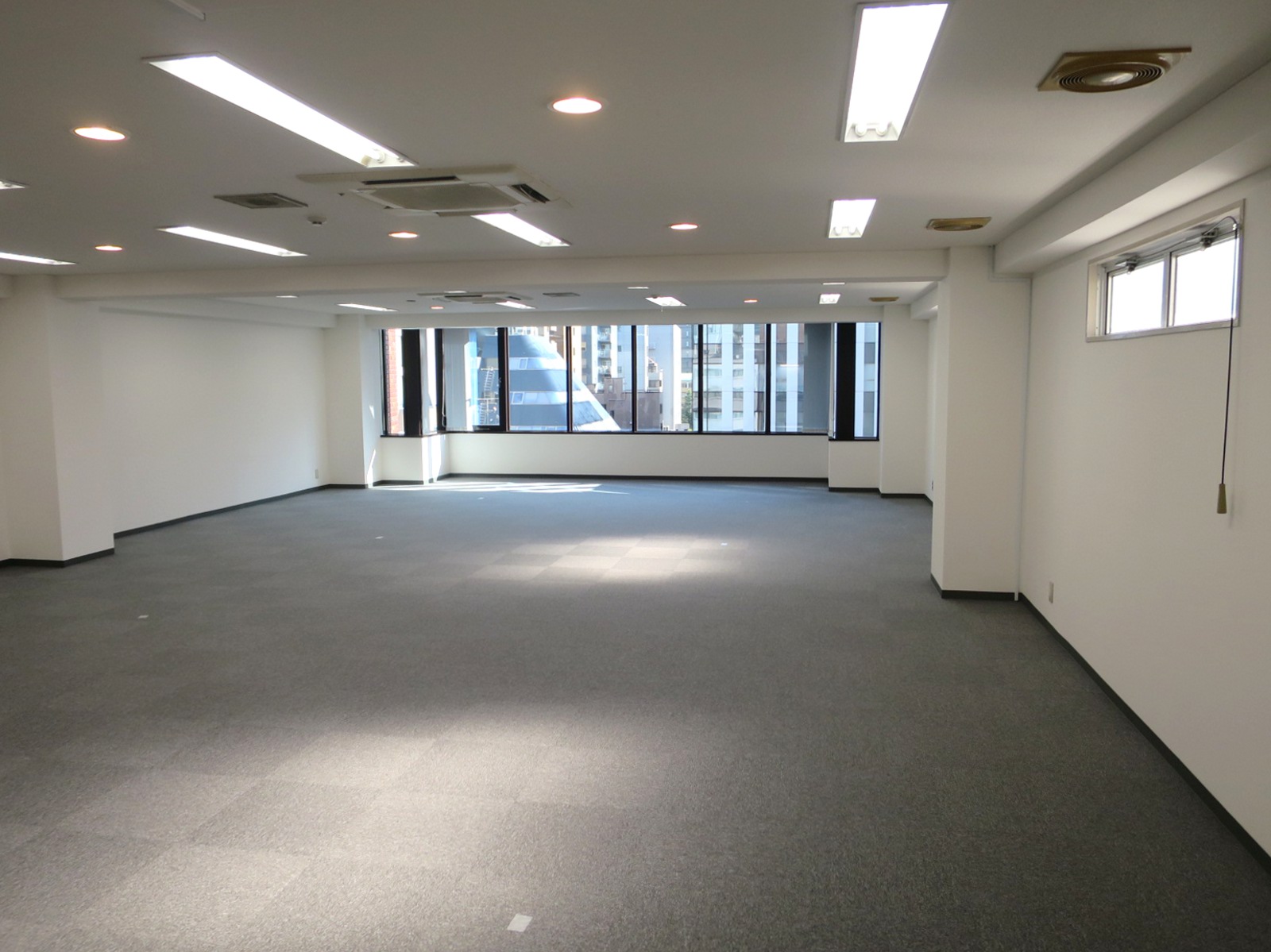 オフィス室内参考画像(※8階)