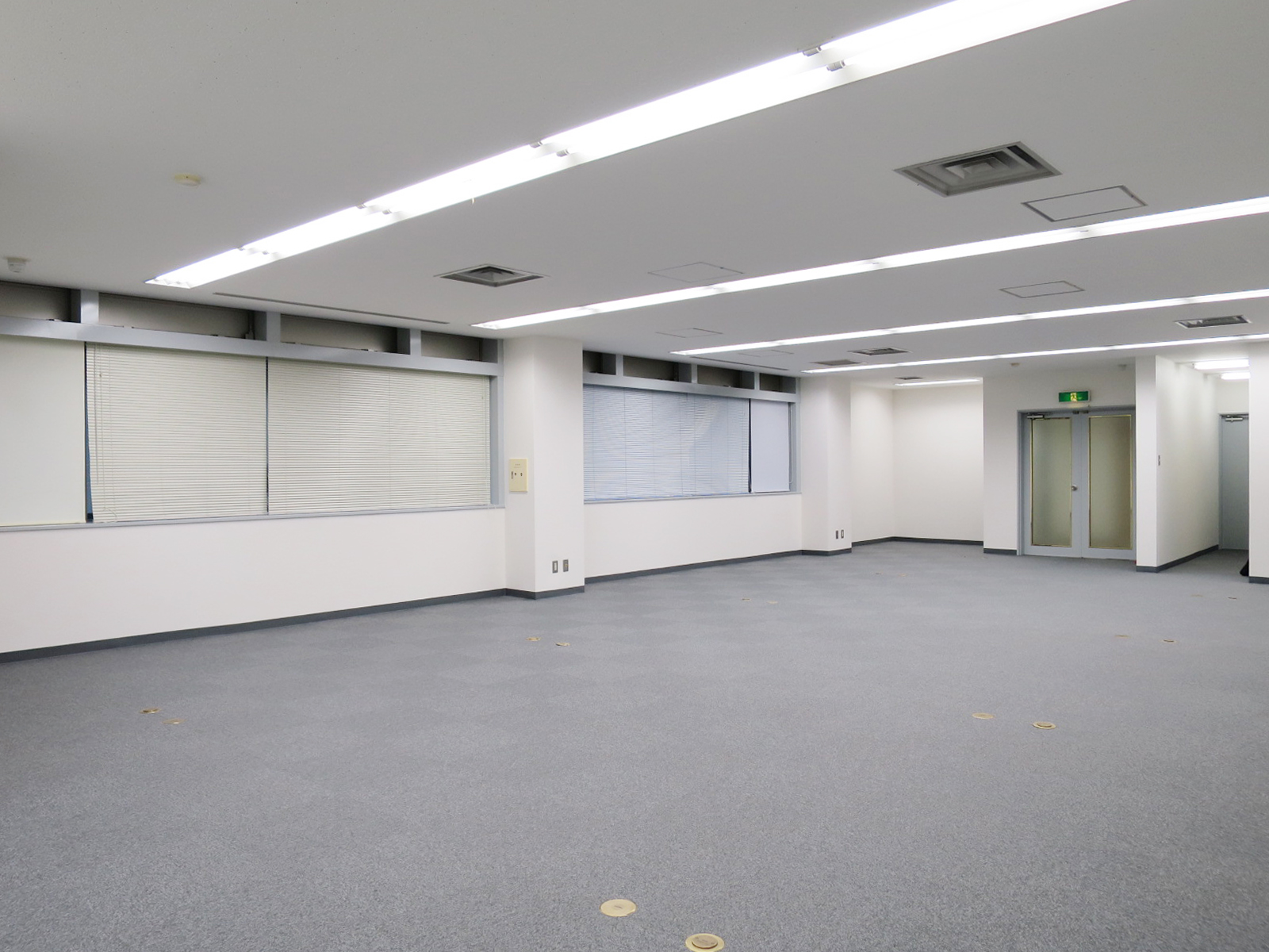 貸室奥から見た様子