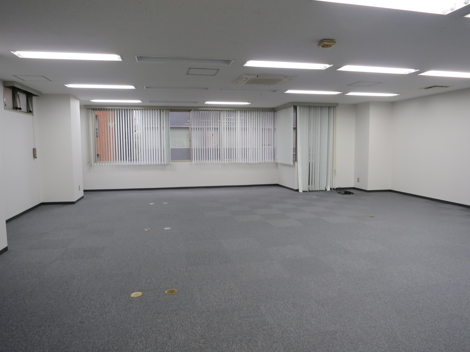 オフィス室内参考画像