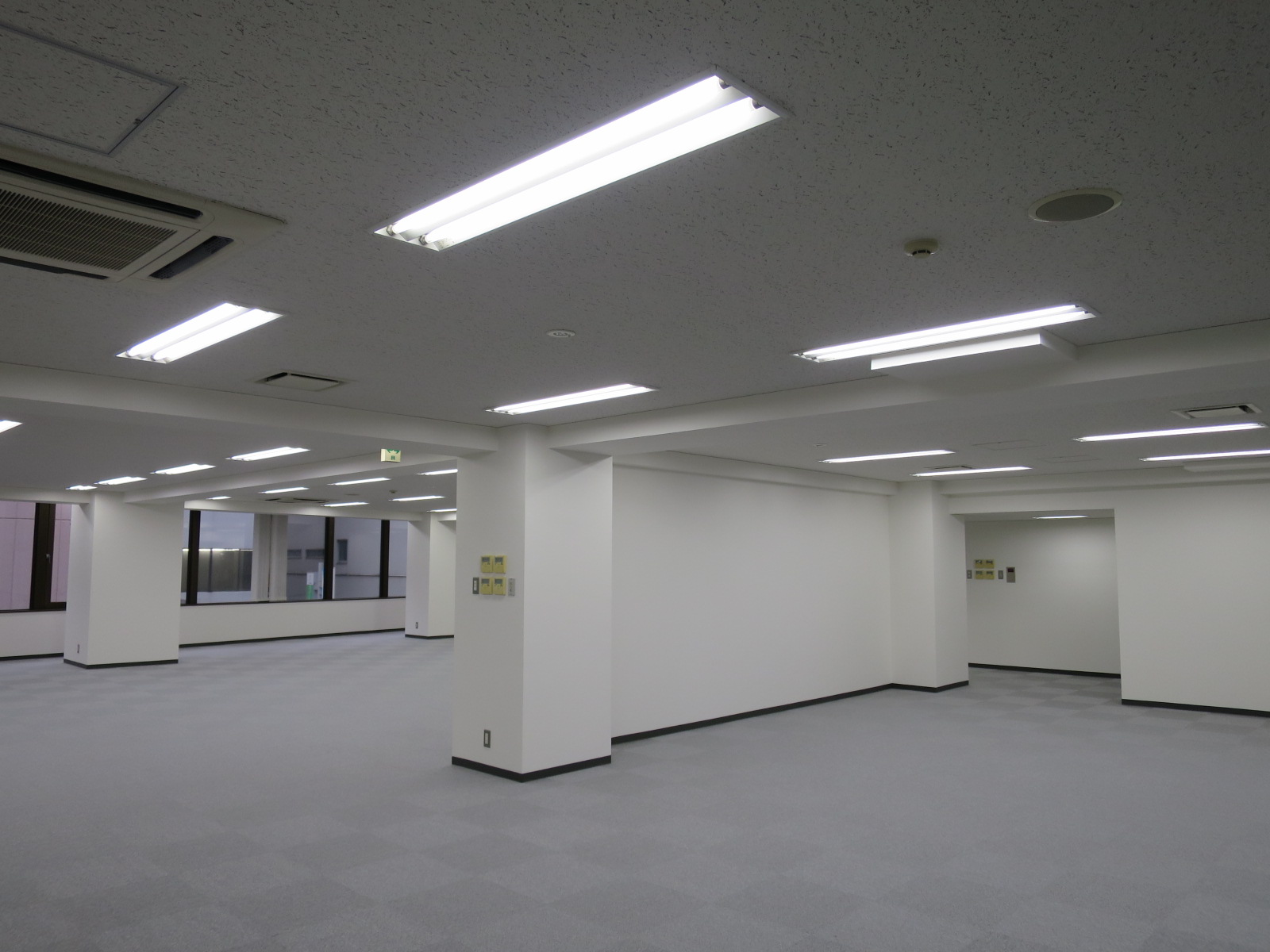 オフィスビル室内参考画像
