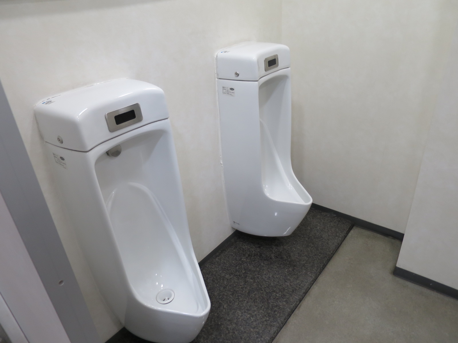 男性用トイレ