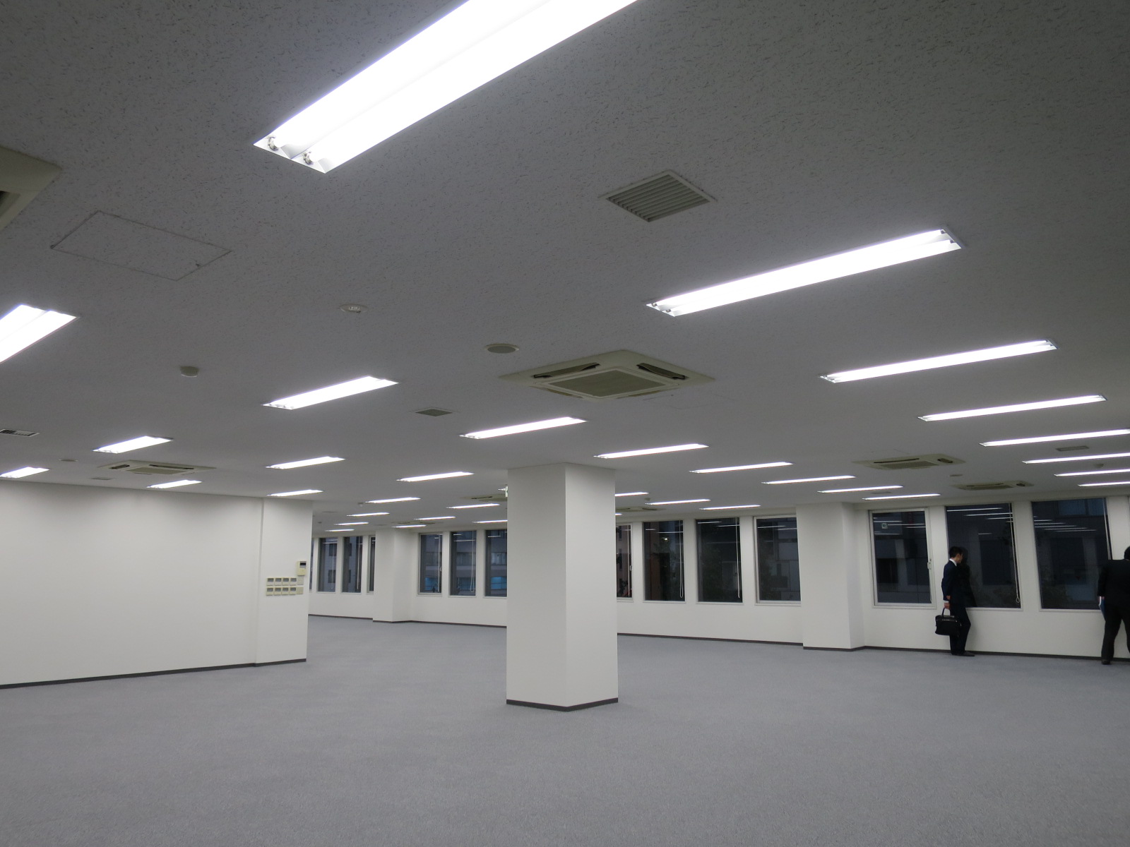 別角度からの様子
