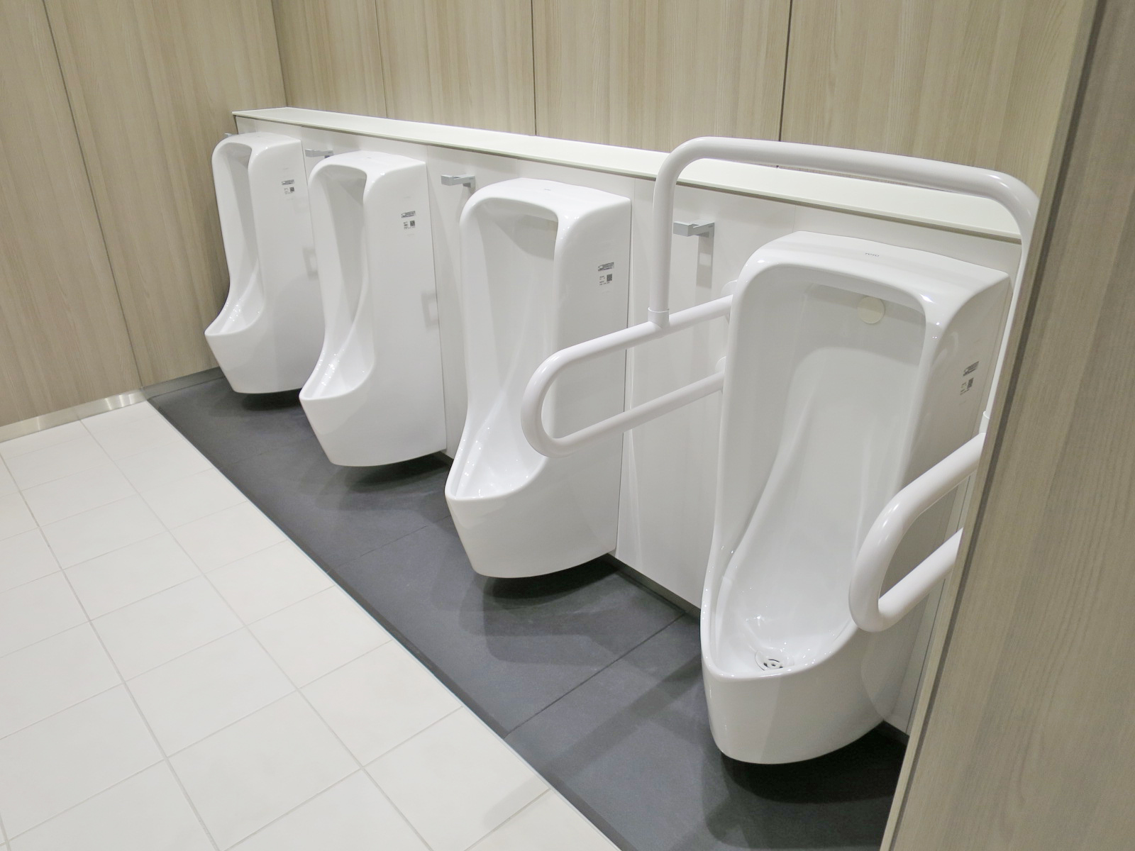 男性用トイレ