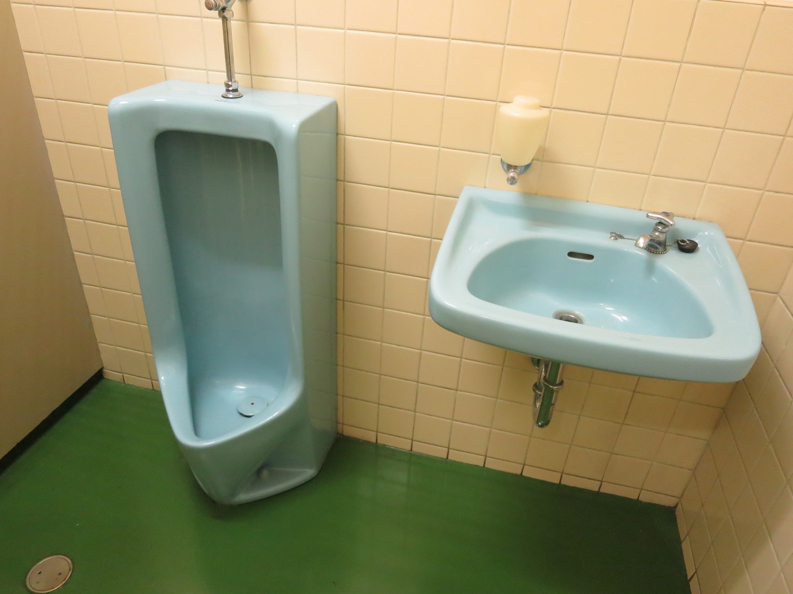 男性用トイレ