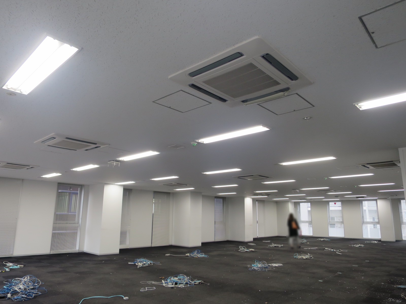 オフィス室内参考画像