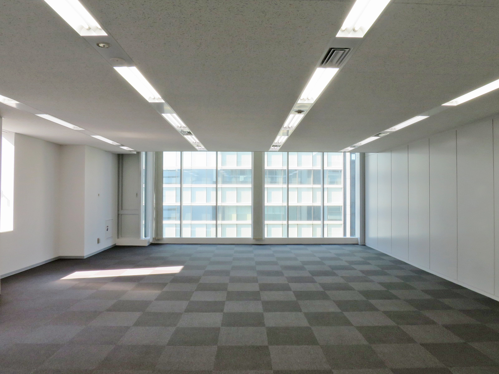 別角度からの様子