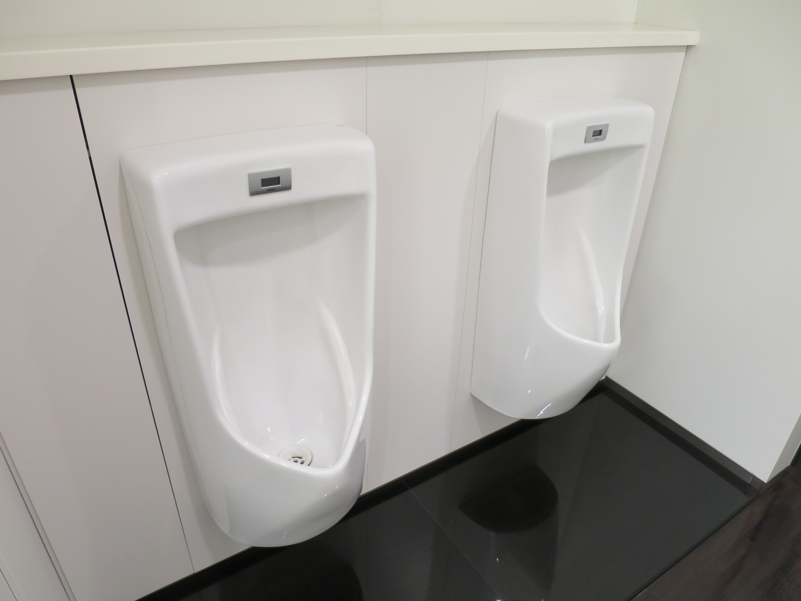 男性用トイレ