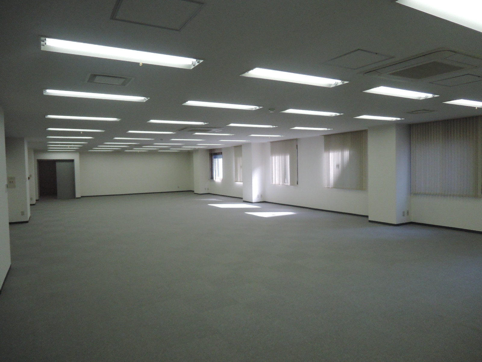 オフィス室内参考画像(※5階)