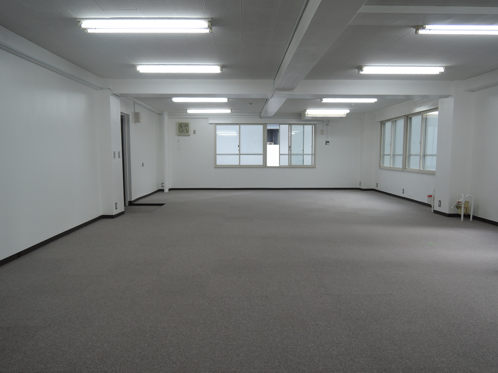 オフィス室内参考画像