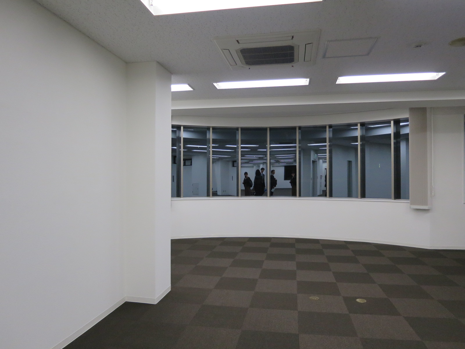 オフィス室内参考画像