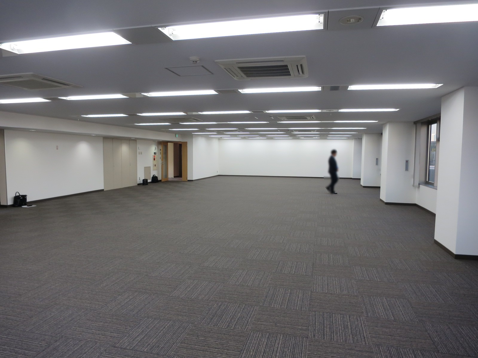 オフィス室内参考画像