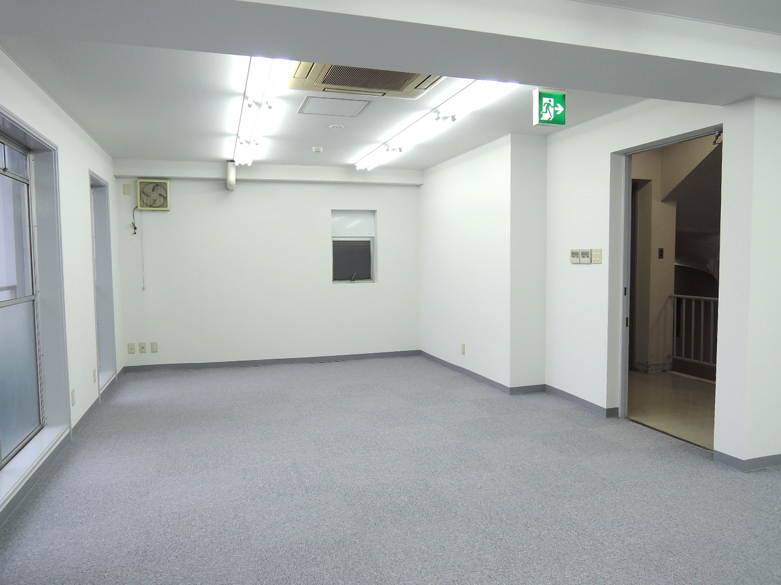 オフィス室内参考画像