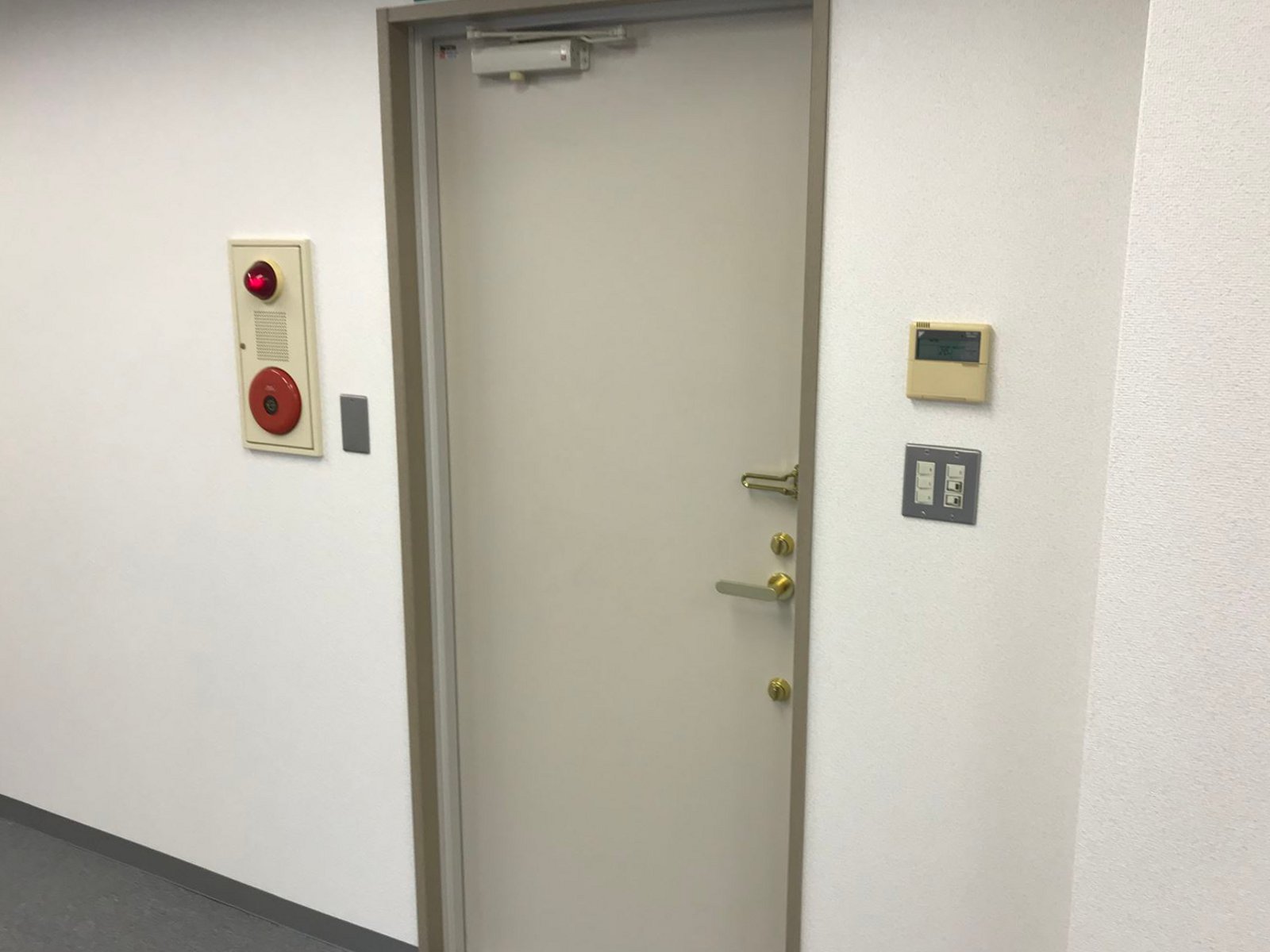 貸室出入口