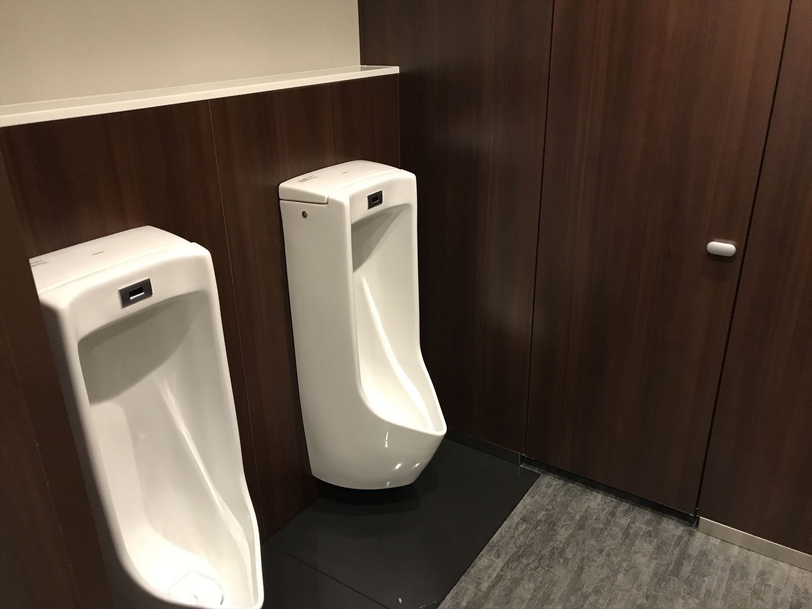 男性用トイレ