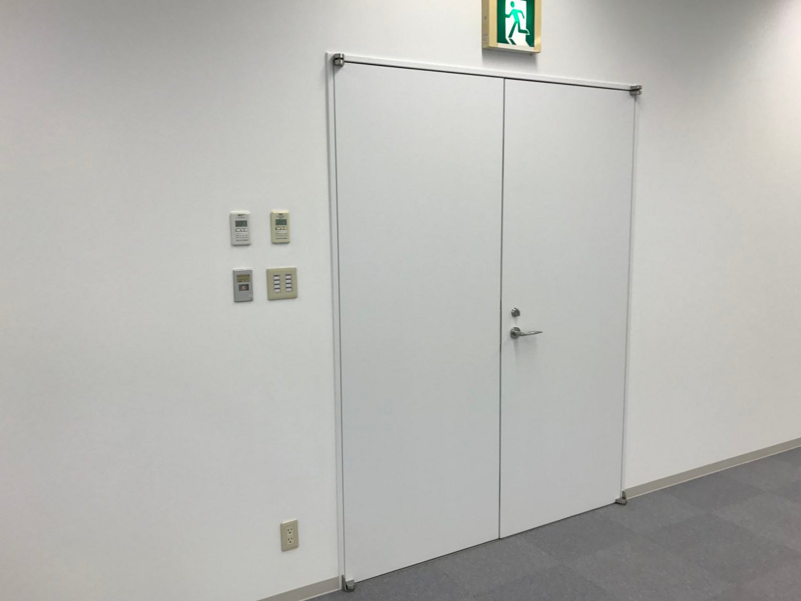 貸室出入口