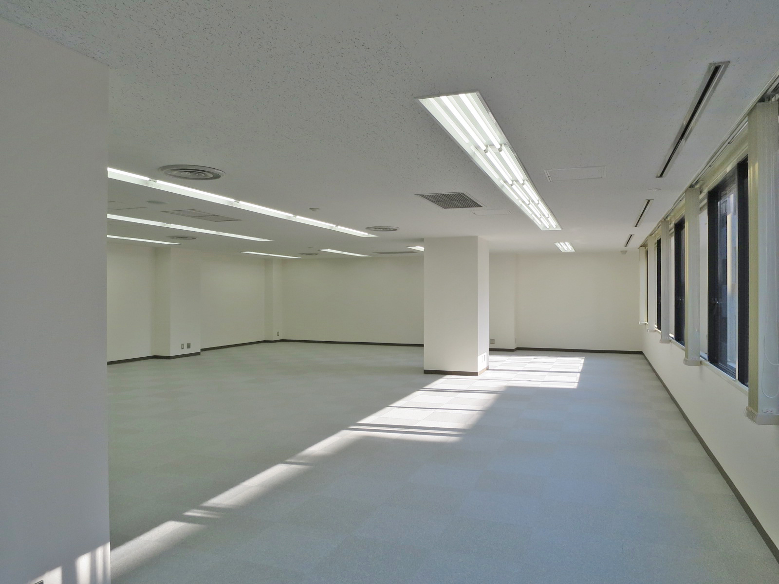 オフィス室内参考画像